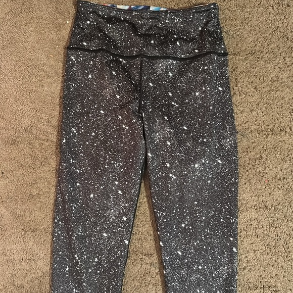 Peloton Movement Reversible Workout Leggings - Picture 7 of 8